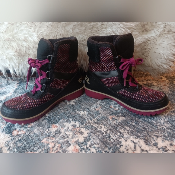 Sorel plaid pink winter snowboots - Picture 7 of 8